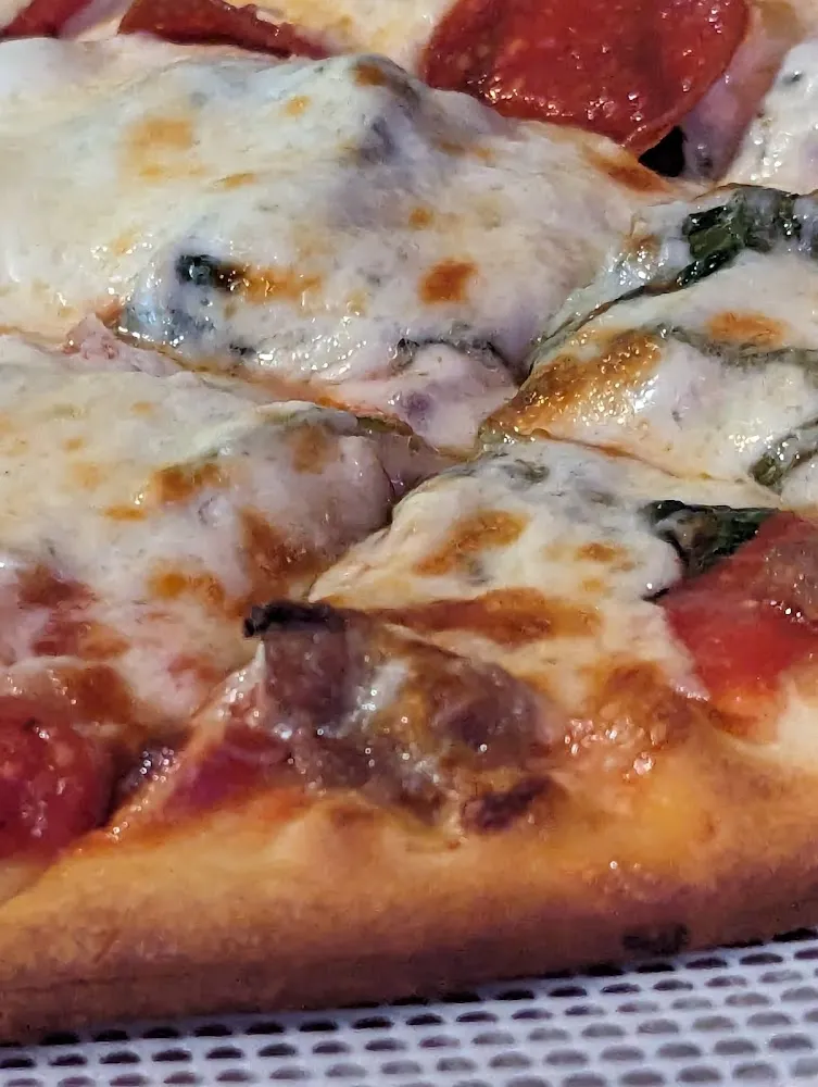 Sausage Mushroom Spinach Pepperoni and Onion
